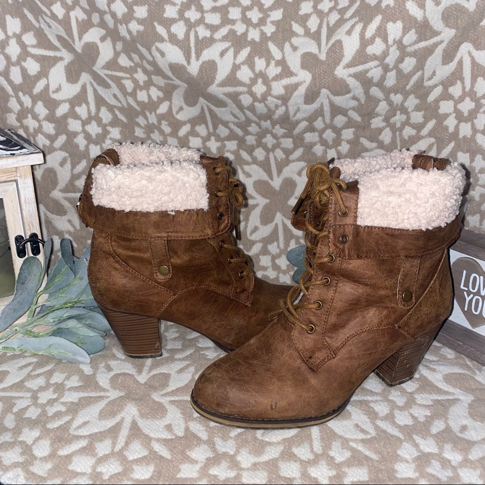 Tan booties - Picture 5 of 7
